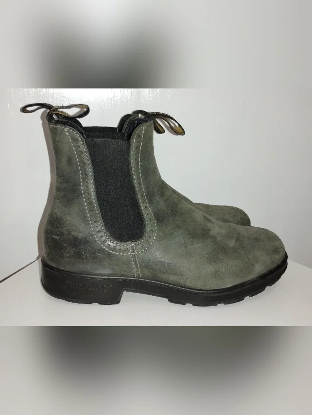 BLUNDERSTONE SUEDE CHELSEA BOOTS